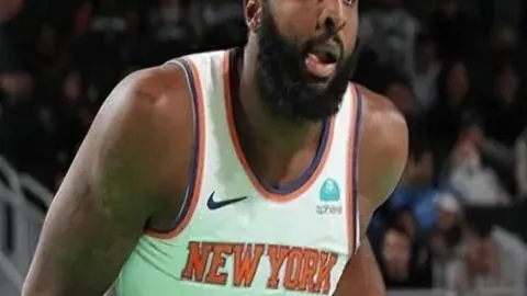 利物浦球迷从谷底坚守不易，转投曼联心路何其悲凉30亮82评